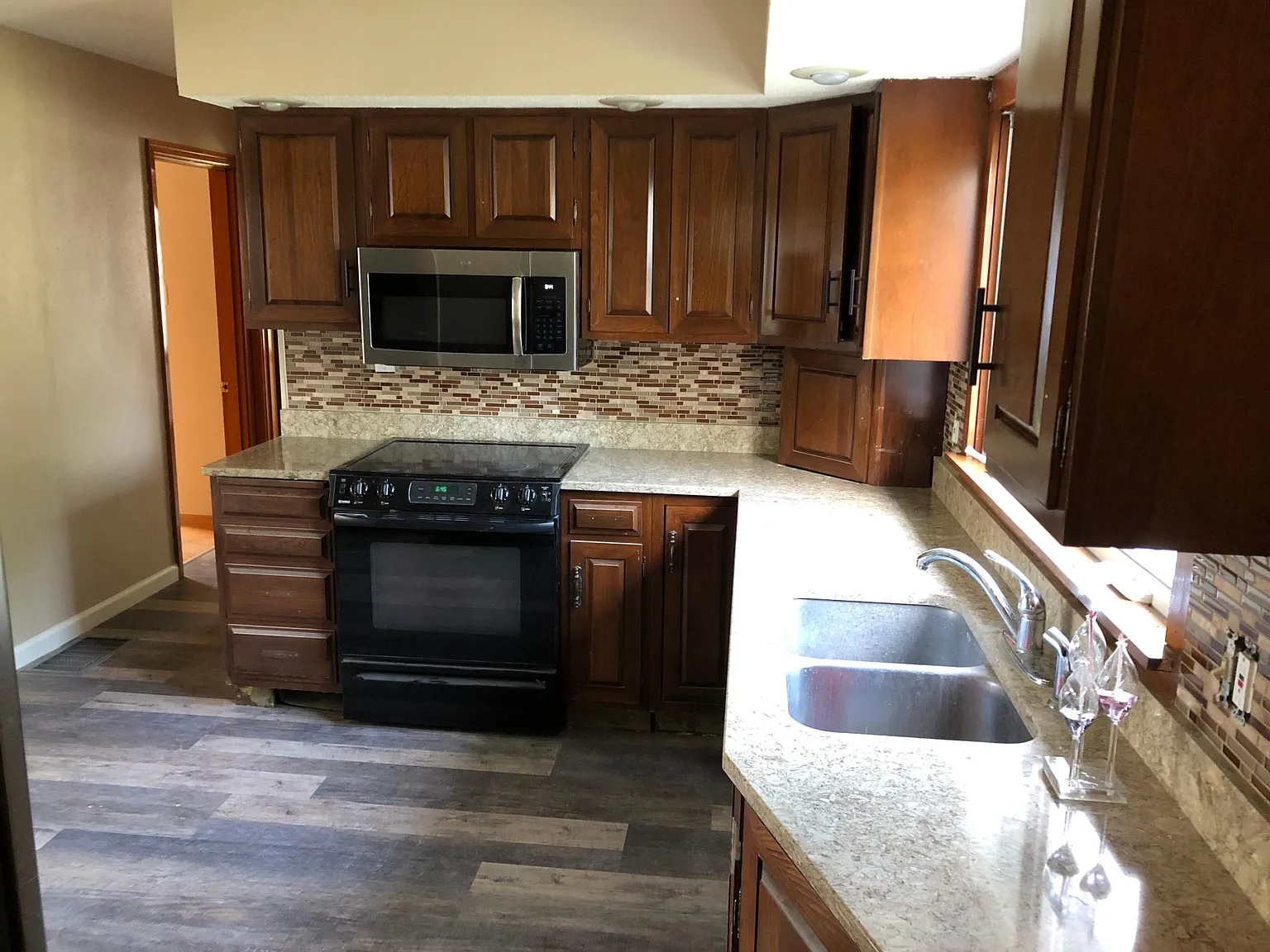3 bed, 1300 sqft, $1,700 — Photo 4