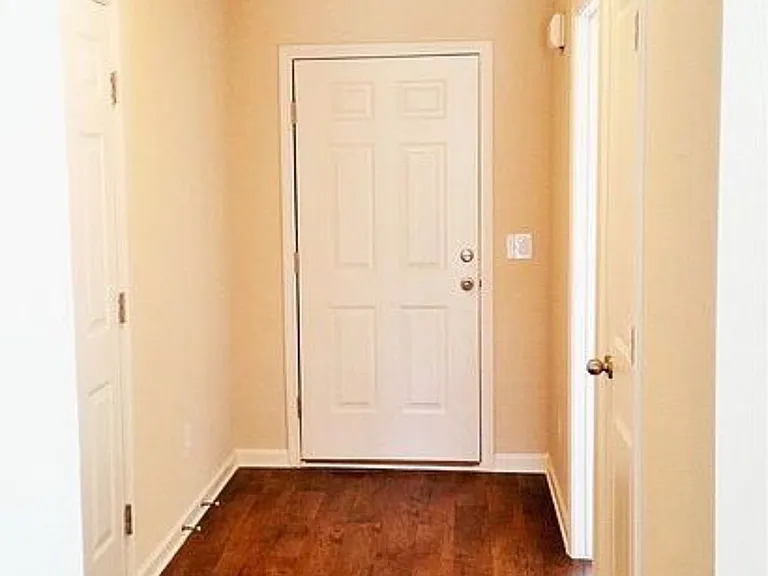 842 Chariot Way — Photo 2