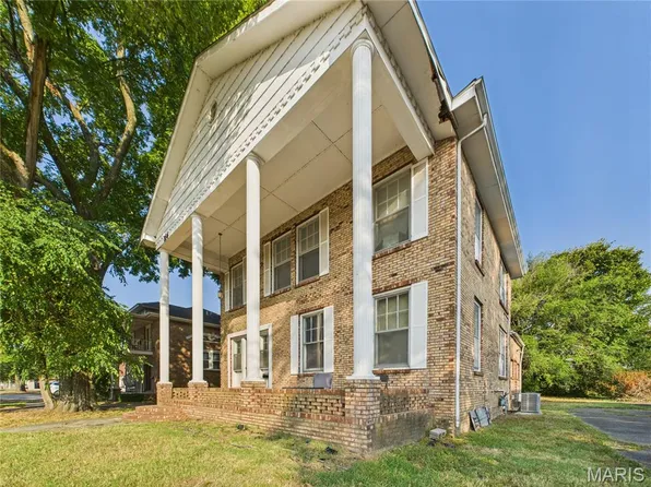 114 W North St, Sikeston, MO 63801