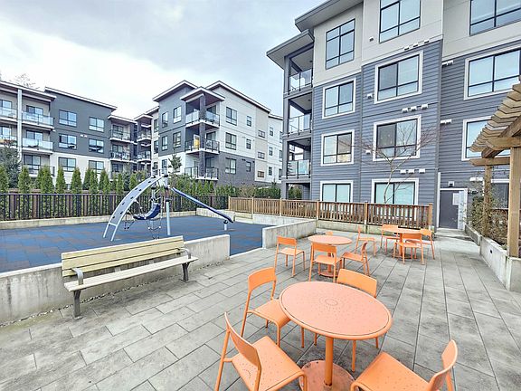 3rd image of 20356 72b Ave #115
