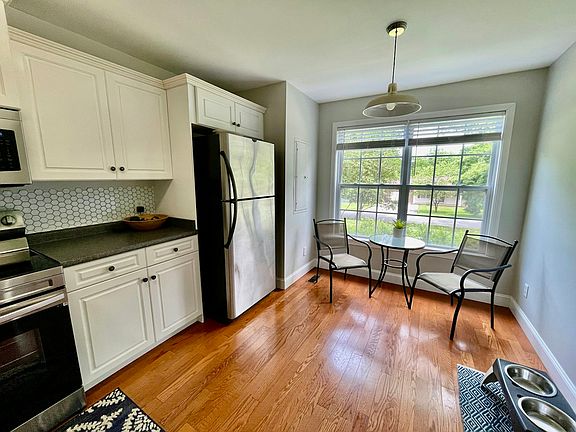4th image of 429 Dogwood Cir