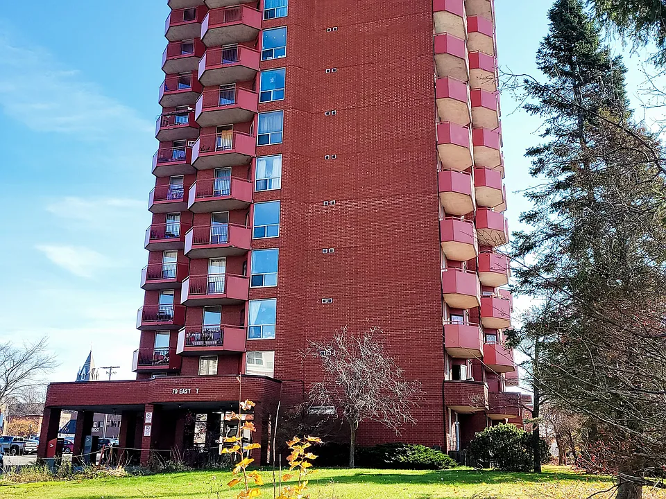 70 East St E #204