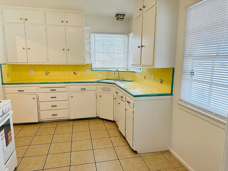 503 W Lugonia Ave — Photo 11