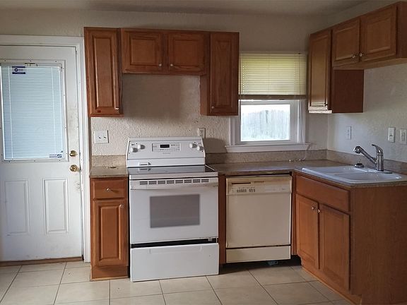 3rd image of 112 Nicholson St