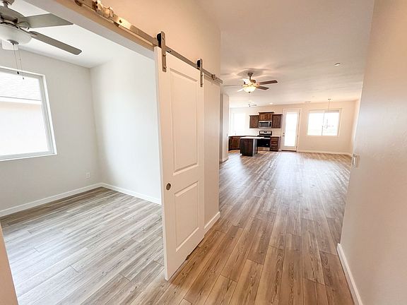 4th image of 997 Sterling Ln