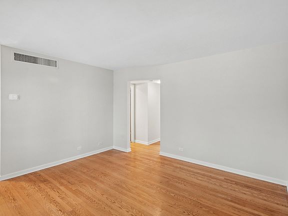 4th image of 4825 N Harlem Ave #3