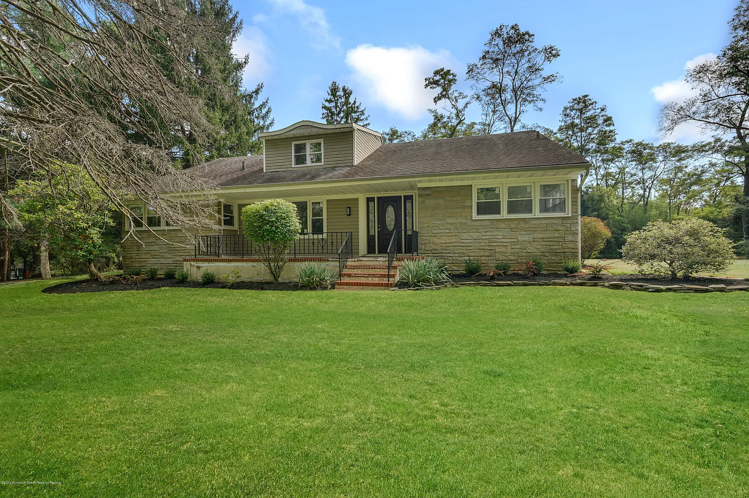 1185 W Front St photo 1
