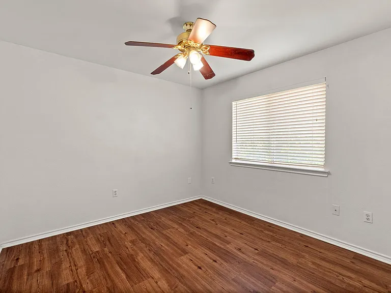 1908 Windy Park Dr — Photo 21