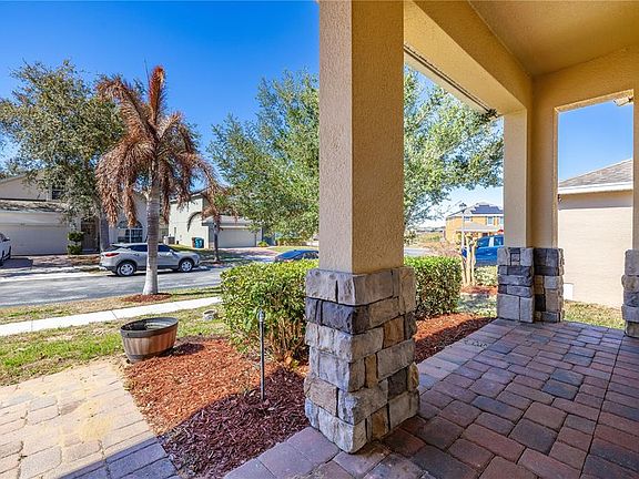 4th image of 122 Andalusia Loop