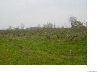 2757 Randall Rd, Ransomville, NY 14131