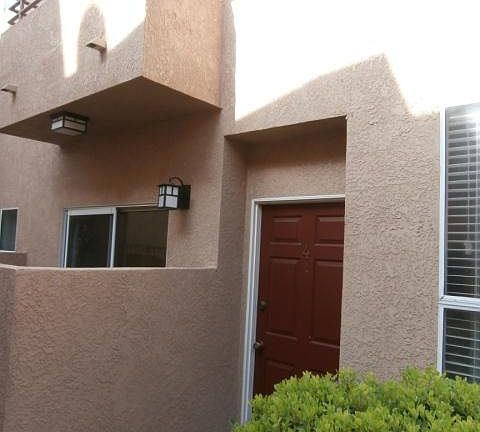 4th image of 11524 Moorpark St