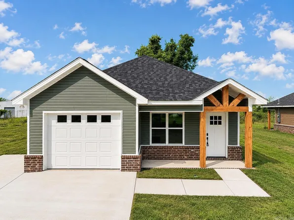 2710 S Belair, Pine Bluff, AR 71601