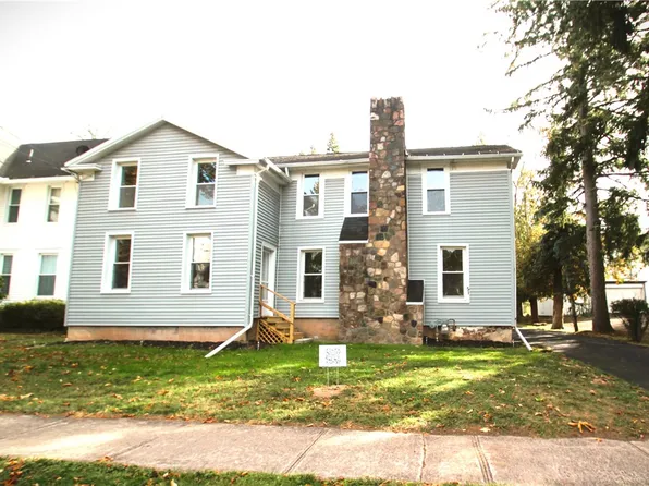 51 College St, Brockport, NY 14420