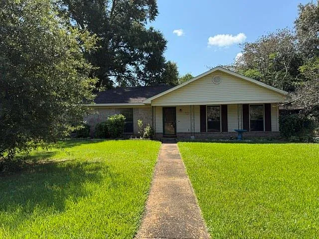 3 bed, 2.0 bath, 1456 sqft, $1,750 — Photo 1