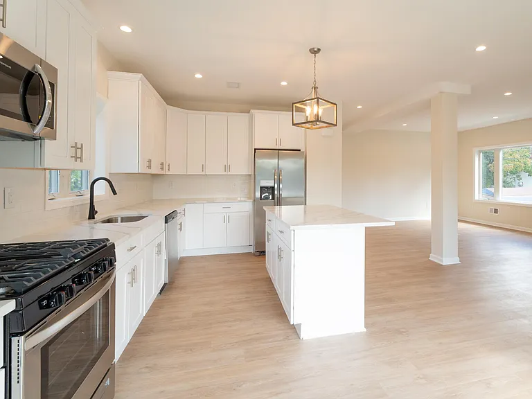 97 Main St #1 — Photo 15
