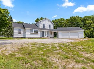6107 W River Rd NE, Belmont, MI 49306