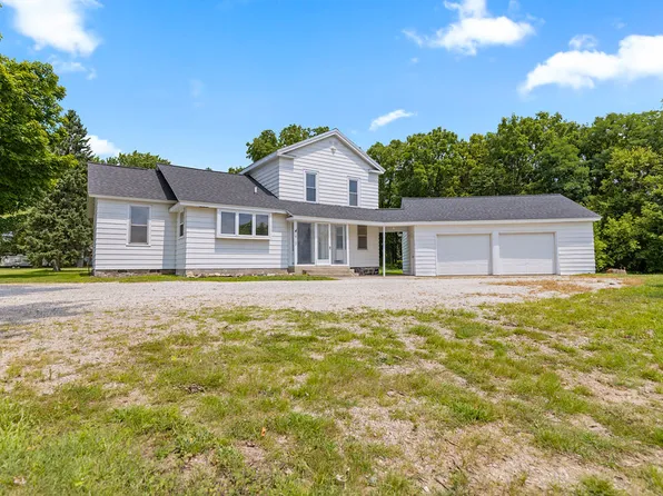 6107 W River Rd NE, Belmont, MI 49306