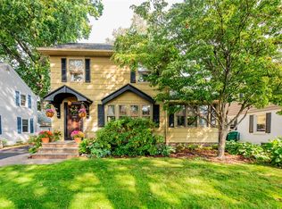 266 Somershire Dr, Irondequoit, NY 14617