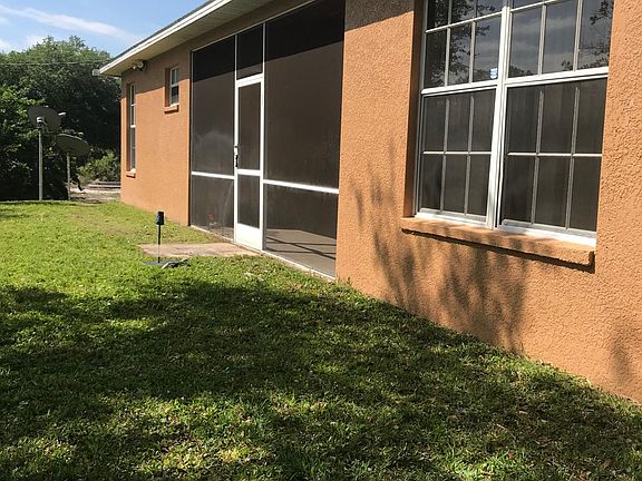 2nd image of 1618 Henry Ave