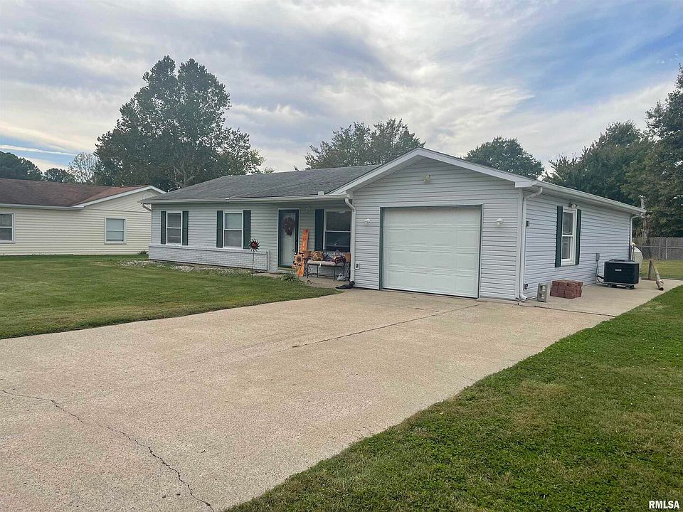 1st image of 1008 S Oakwood Ln