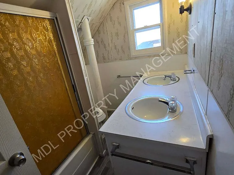 521 Meade St — Photo 7