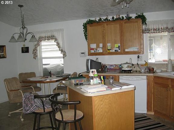 5th image of 1709 NE 78th St Unit 10
