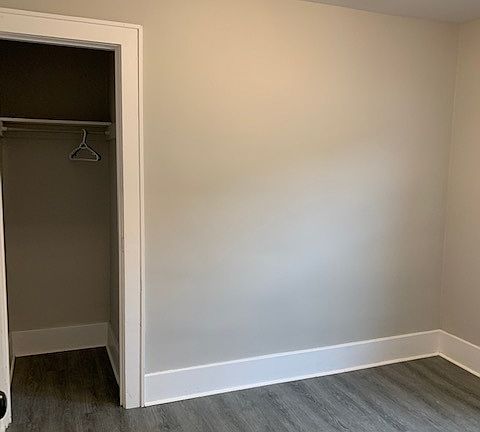 4th image of 1041 Windsor Ave