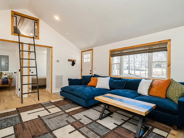 100 Poplar Ln — Photo 12