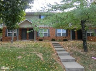 98 Rolling Oaks Dr, Collinsville, IL 62234