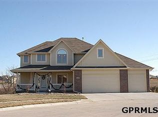 8229 S 103rd Cres, La Vista, NE 68128