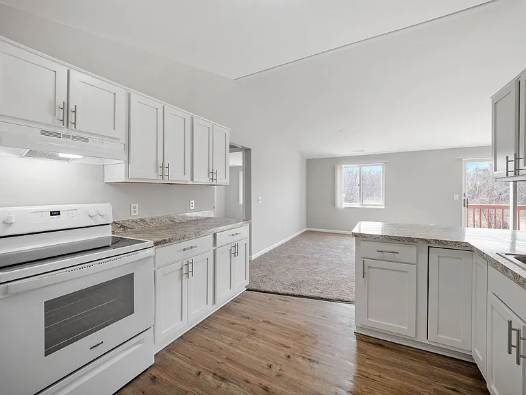 Creekside at Fenton Heights — Photo 11