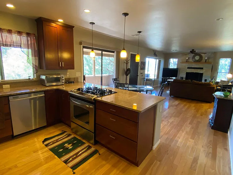 385 Coffee Pot Dr — Photo 40