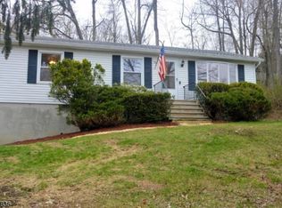 38 Arrowhead Dr, Wantage, NJ 07461