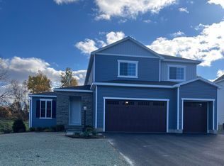17 Wheatfield Way, Mechanicville, NY 12118