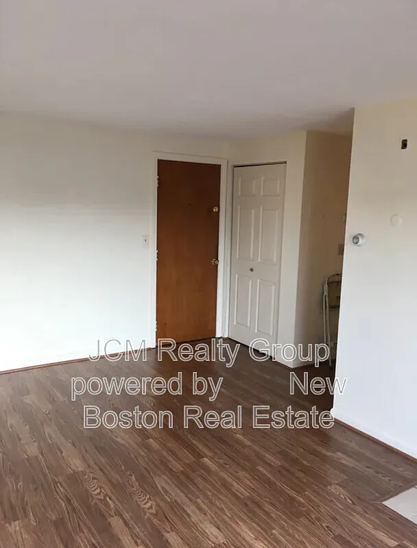 1 bed, 1.0 bath, $1,995 — Photo 3