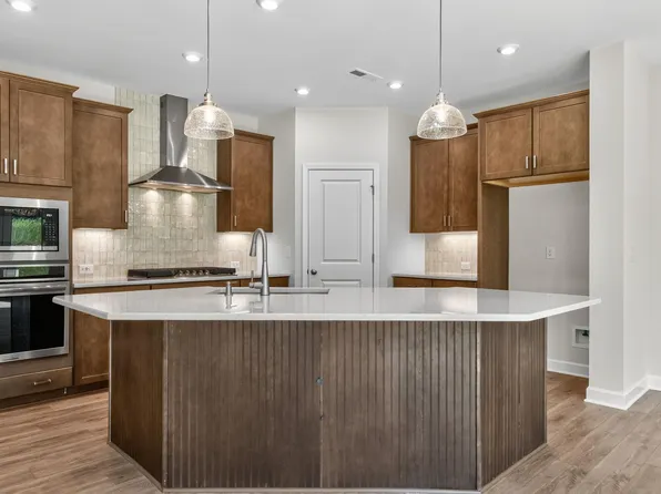 945 Serenity Walk Pkwy, Fuquay Varina, NC 27526