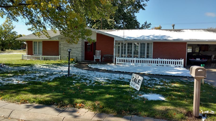 1st image of 208 S Monroe St
