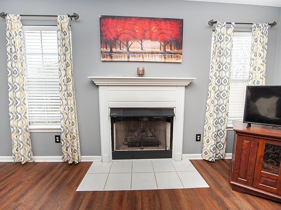 5th image of 333 Cornelson Dr