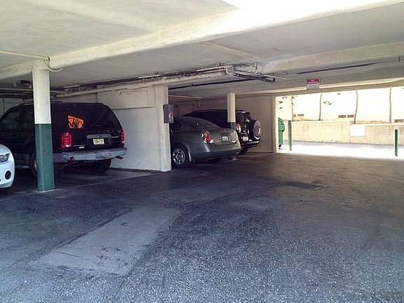 5th image of 346 Palos Verdes Blvd APT 5