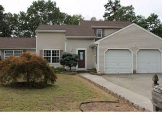 5 Woodland Ct, Manchester, NJ 08759