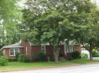 25 Bosher Dr, Colonie, NY 12205