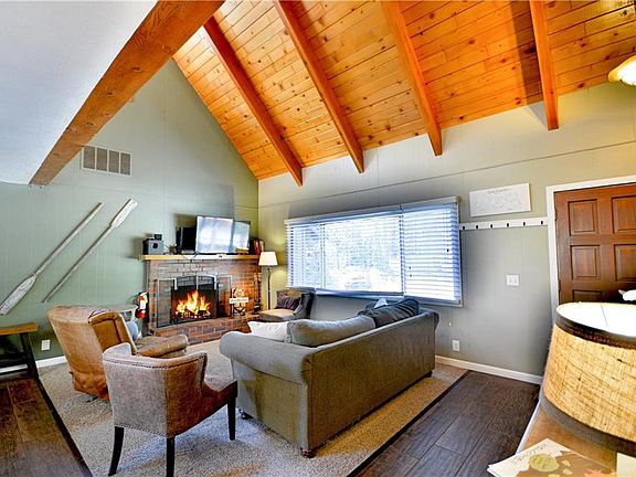 4th image of 41822 Chalet Ln