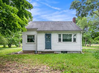 807 Swains Lake Dr, Concord, MI 49237