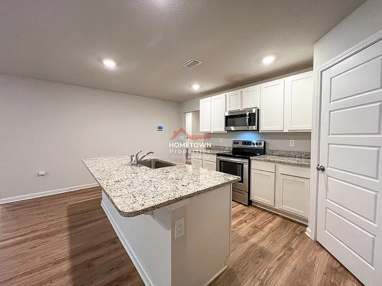 6351 Burrow Ln — Photo 5