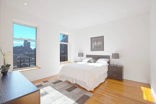 Rented by REAL New York | media 21