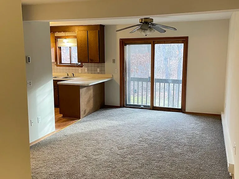 492 East St #25 — Photo 4