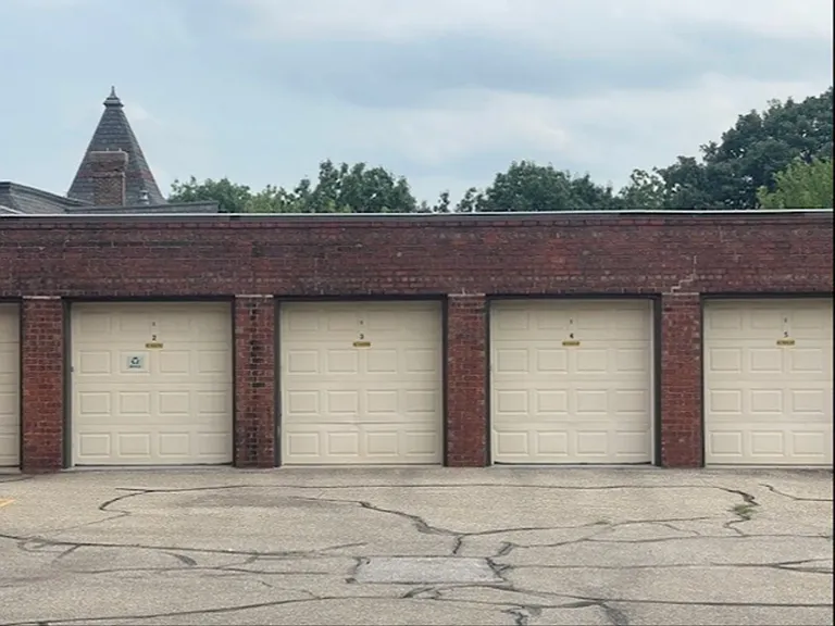 The Brady Apartments — Photo 35