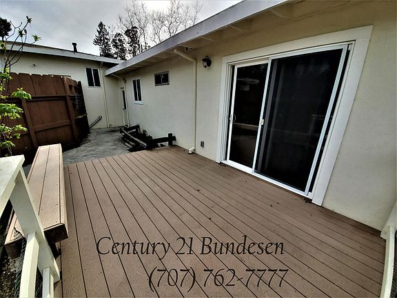 3rd image of 861 W Sierra Ave