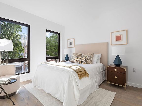 5th image of 435 Tompkins Ave #405