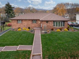32 Clark Ln, Plains, PA 18705